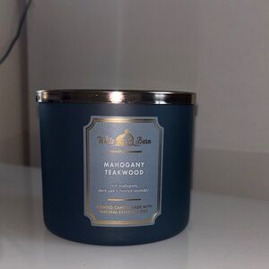 B&BW White Barn Mahogany Teakwood Candle